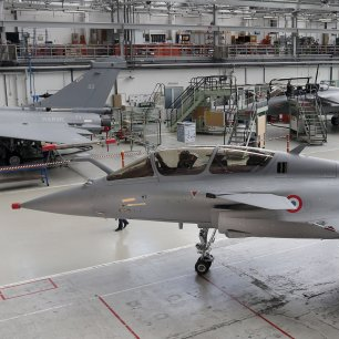 Dassault Aviation atteindra fin 2024 une cadence de production de trois Rafale par mois